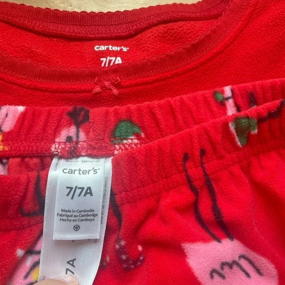 Christmas pajama set size 7 like new carters cat and Jack fleece pants and top
